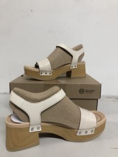 CLARKS SIVANNE BAY IVORY INTEREST PLATFORM HEELS SIZE UK 5