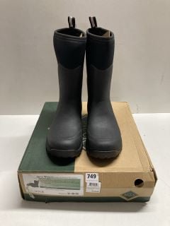 WOMEN'S ARCTIC WEEKEND ALL PURPOSE WINTER BOOT SIZE UK 8