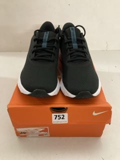 NIKE RUNNING TRAINERS IN BLACK SIZE UK 8