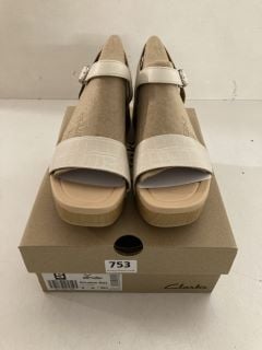 CLARKS SIVANNE BAY SANDALS IN IVORY INTERES SIZE UK 6