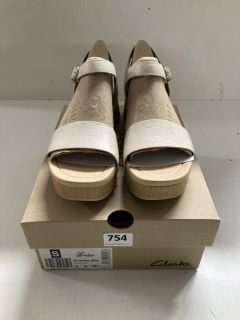 CLARKS SIVANNE BAY SANDALS IN IVORY INTERES SIZE UK 6