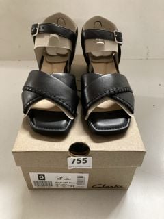 CLARKS SERINA 35 CROSS SANDALS IN BLACK LEATHER SIZE UK 4