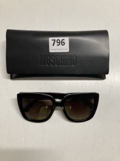 LOVE MOSCHINO SUNGLASSES IN BLACK