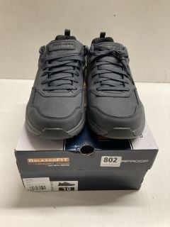 SKECHERS MEMORY FIT WATERPROOF TRAINERS IN NAVY SIZE 10