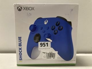 XBOX ONE CONTROLLER IN SHOCK BLUE