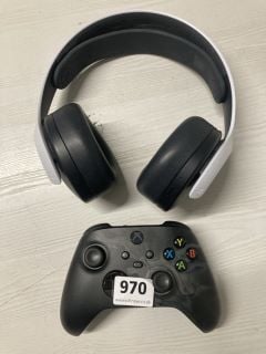 2 X ITEMS TO INCLUDE XBOX ONE CONTROLLER IN BLACK