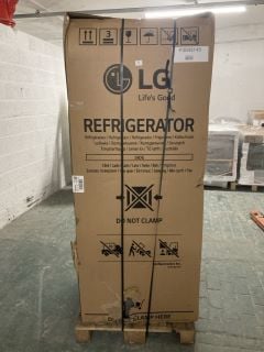 1X PALLET WITH TOTAL RRP VALUE OF £1808 TO INCLUDE 1X LG WATER & ICE MODEL NO GSGV81PYL L (TRADE CUSTOMERS ONLY)