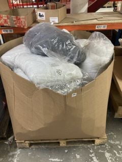 PALLET OF VARIOUS BEDDING