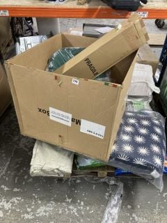 PALLET OF ITEMS TO INC KNIGHTSBRIDGE VELVET STOOLS