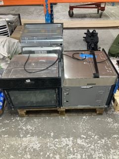 PALLET OF SMASHED KITCHEN APPLIANCES