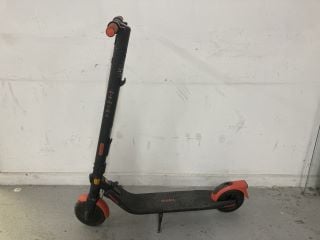 NINEBOT ELECTRIC SCOOTER (COLLECTION ONLY)