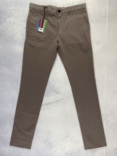 PAUL SMITH MEN'S SLIM FIT CHINO. SIZE: 33, MADE FROM: 98% PIMA COTTON 2% ELASTANE - WOVEN PFD/GMT DYE  220GM. RRP: £135