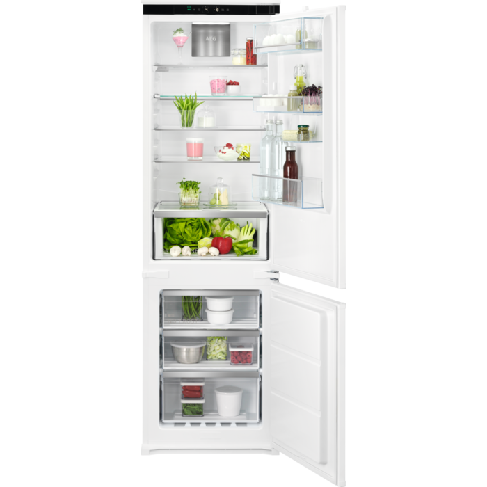 AEG 7000 GREENZONE INTEGRATED FRIDGE FREEZER 177.2 CM MODEL: NSC7G181DS RRP: £1,299 (IN PACKAGING)