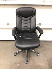 BLACK OFFICE CHAIR: LOCATION - FLOOR(COLLECTION OR OPTIONAL DELIVERY AVAILABLE)