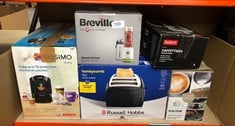 QUANTITY OF ITEMS TO INCLUDE BREVILLE BLEND ACTIVE PERSONAL BLENDER & SMOOTHIE MAKER | 350W | 2 PORTABLE BLEND ACTIVE BOTTLES (600ML) | LEAK PROOF LIDS | WHITE & GREEN [VBL246]: LOCATION - B RACK