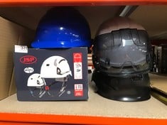 QUANTITY OF TOOLS & HOME IMPROVEMENT ITEMS TO INCLUDE JSP EVO2 SAFETY HELMET WITH SLIP RATCHET ADJUSTMENT HARNESS EN 397 INDUSTRIAL HARD HAT FOR BUILDING, CONSTRUCTION AND WORK SITES BLUE (AJE 030-00