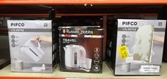 QUANTITY OF KITCHEN & APPLIANCES ITEMS TO INCLUDE RUSSELL HOBBS ELECTRIC 0.85L TRAVEL KETTLE, SMALL & COMPACT, DUAL VOLTAGE, IDEAL FOR ABROAD/CARAVAN/CAMPING, INC 2 CUPS & SPOONS, REMOVABLE WASHABLE