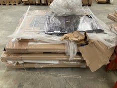 PALLET WITH A VARIETY OF HEADBOARDS OF VARIOUS MODELS INCLUDING 120X160CM (MAY BE BROKEN, DIRTY OR INCOMPLETE).