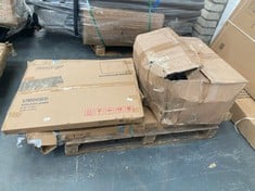 PALLET OF ASSORTED ITEMS TO INCLUDE UM06BB BATHROOM MIRROR (KERBSIDE PALLET DELIVERY)