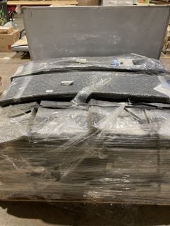 PALLET OF FINEHOUS RUBBER STAIR TREADS