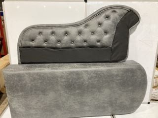 2 X BELIANI CHAISE LOUNGE MISSING BOX 2 ON EACH TO INCLUDE LEFT HAND CHAISE LOUNGE FLOWER PRINT - TOTAL RRP £1180