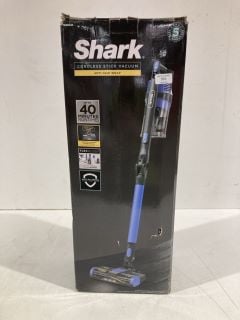 SHARK CORDLESS STICK VACUUM