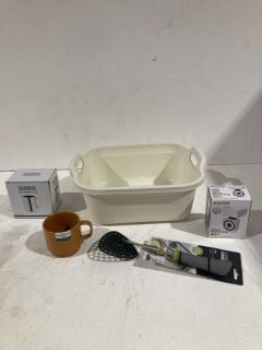 BOX OF ITEMS TO INCLUDE MASTERCLASS STEWING POT