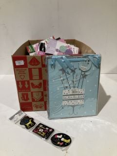 BOX OF CHRISTMAS ITEMS TO INCLUDE CARD MAKING KITS LABELS AND GIFT BAGS