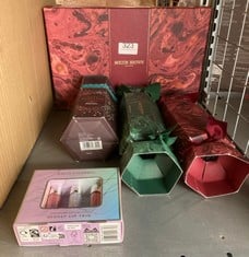 QUANTITY OF  ITEMS TO INCLUDE MOLTON BROWN STOCKING FILLER GIFT SET: LOCATION - B RACK