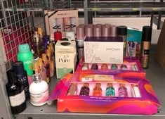 QUANTITY OF  ITEMS TO INCLUDE SO…? UNIQUE GRANDE WOMENS MINI MIST GIFT SET, BODY MIST FRAGRANCE SPRAY (6X50ML): LOCATION - A RACK