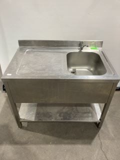 STAINLESS STEEL SINK STATION