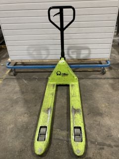 TREND PALLET PUMP TRUCK 2500KG