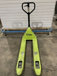 TREND PALLET PUMP TRUCK 2500KG