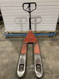 DRAPER PALLET TRUCK 2.5 TONNE