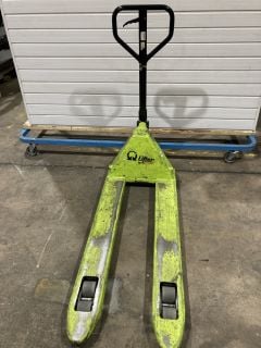 TREND PALLET PUMP TRUCK 2500KG