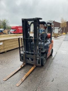 TOYOTA FORKLIFT TRUCK MODEL 02-8FGF25 RATED CAPACITY 3980KG