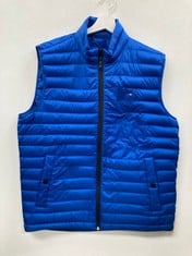 TOMMY HILFIGER MEN'S ELECTRIC BLUE DOWN JACKET SIZE L - LOCATION 17B.