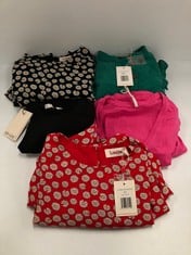 5 X DRESSES VARIOUS BRANDS AND SIZES INCLUDING AWARE SIZE L - LOCATION 36B.