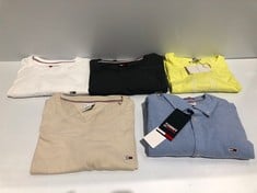 5 X TOMMY HILFIGER CLOTHING VARIOUS SIZES AND MODELS INCLUDING YELLOW POLO SHIRT SIZE XXL - LOCATION 12B.