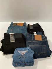 5 X LEVIS BRAND GARMENTS VARIOUS MODELS AND SIZES INCLUDING JEANS SIZE W33 L30.