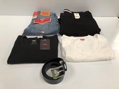 5 X LEVI'S GARMENTS VARIOUS SIZES AND MODELS INCLUDING BELT - LOCATION 13C.