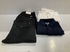 4 X JACK&JONES GARMENTS VARIOUS MODELS AND SIZES INCLUDING BLACK TROUSERS SIZE L - LOCATION 33C.