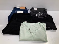 5 X JACK&JONES GARMENTS VARIOUS MODELS AND SIZES INCLUDING BLACK TROUSERS SIZE 34 - LOCATION 37C.