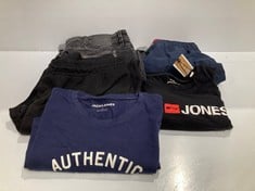 5 X JACK&JONES CLOTHING VARIOUS MODELS AND SIZES INCLUDING NAVY BLUE SWIMMING COSTUME SIZE M - LOCATION 41C.