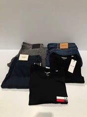 5 X JACK JONES CLOTHING VARIOUS STYLES AND SIZES INCLUDING XL T-SHIRT - LOCATION 41C.