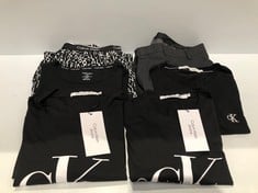 6 X CALVIN KLEIN CLOTHING VARIOUS STYLES AND SIZES INCLUDING MEN'S SIZE L PYJAMAS - LOCATION 50B.