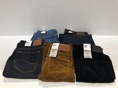 5 X TROUSERS READ VARIOUS MODELS AND SIZES INCLUDING CORDUROY BREESE BOOT 24/31 - LOCATION 50C.