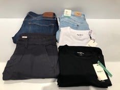 5 X PEPE JEANS GARMENTS VARIOUS MODELS AND SIZES INCLUDING T-SHIRT SIZE L - LOCATION 50C.