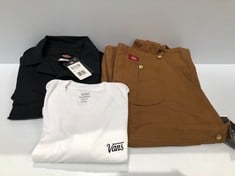 2 X DICKIES COVERALLS INCLUDING VANS T-SHIRT SIZE M - LOCATION 46C.