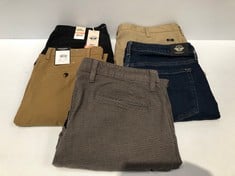 5 X DOCKERS TROUSERS VARIOUS MODELS AND SIZES - LOCATION 46C.